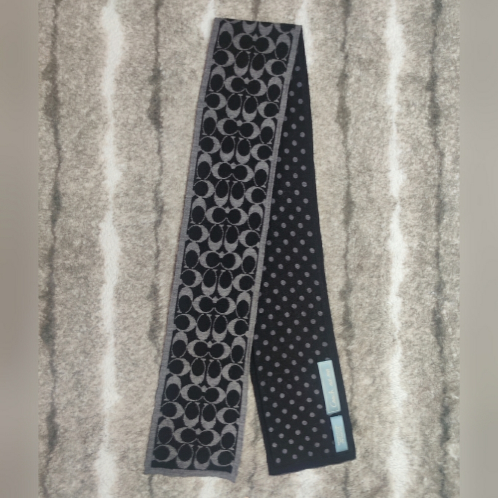 Auth COACH 100% Merino Wool Reversible Black & Grey Scarf